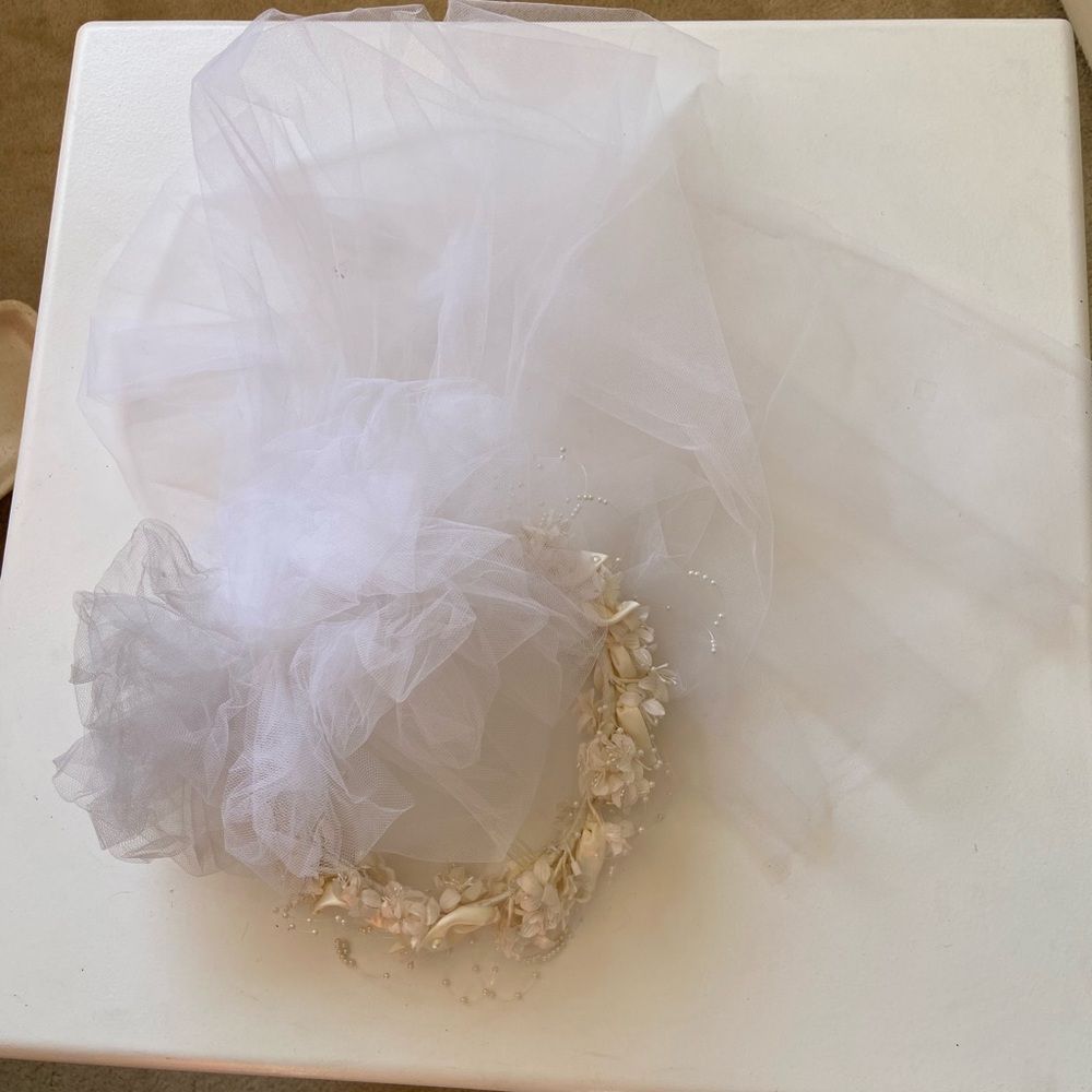 Vintage cream satin floral wedding headband veil - Picture 6 of 7